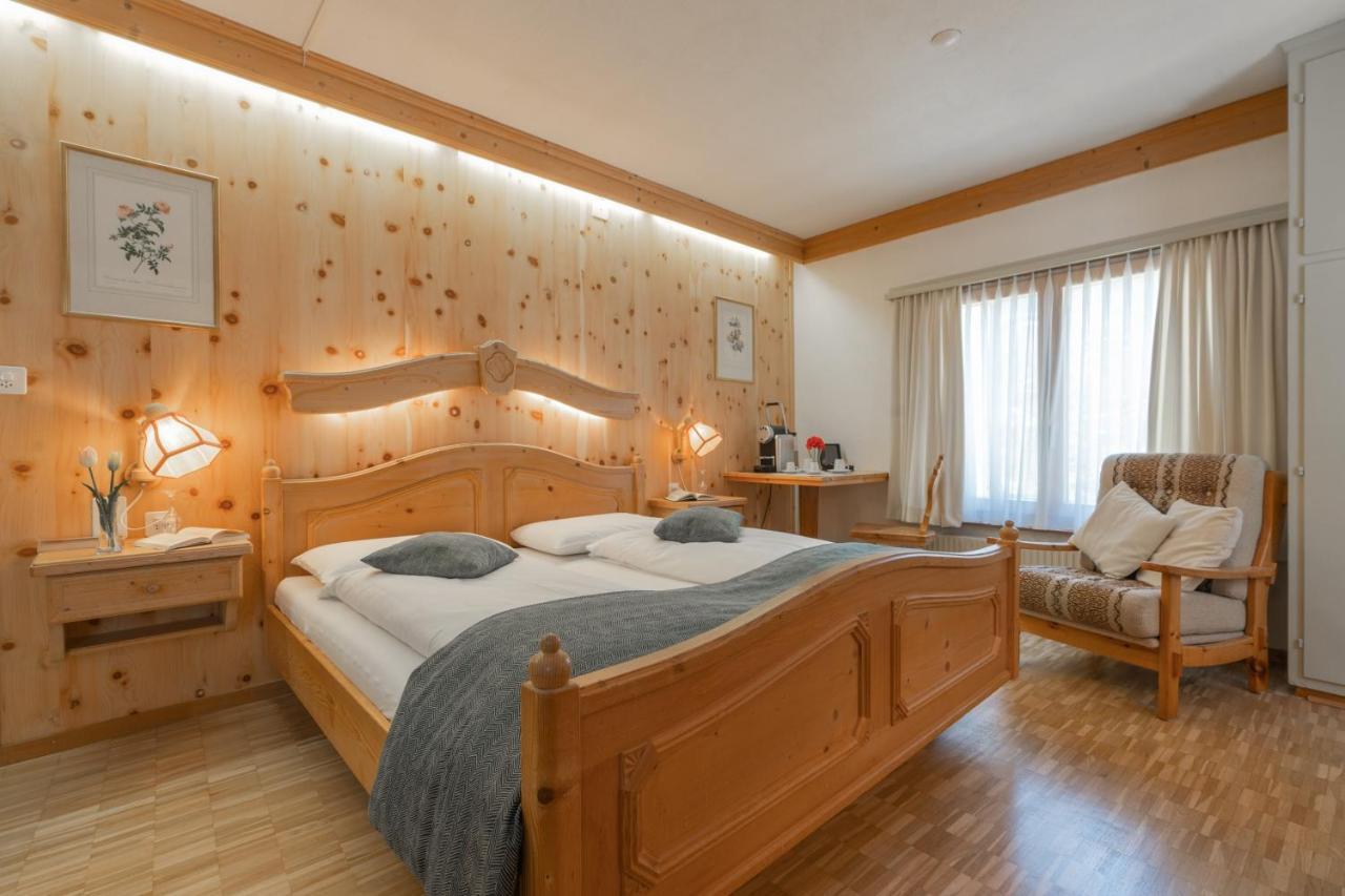 Hotel Alpina Zernez Esterno foto