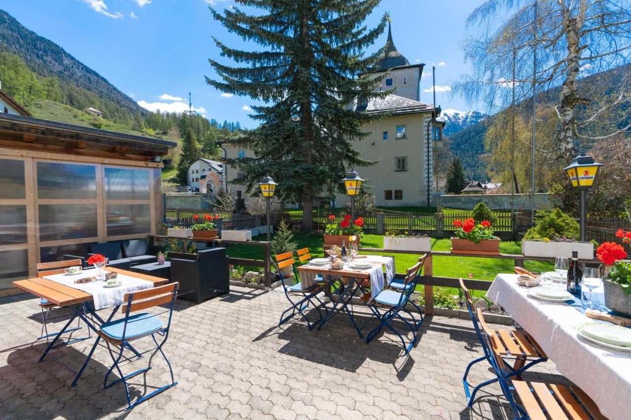 Hotel Alpina Zernez Esterno foto