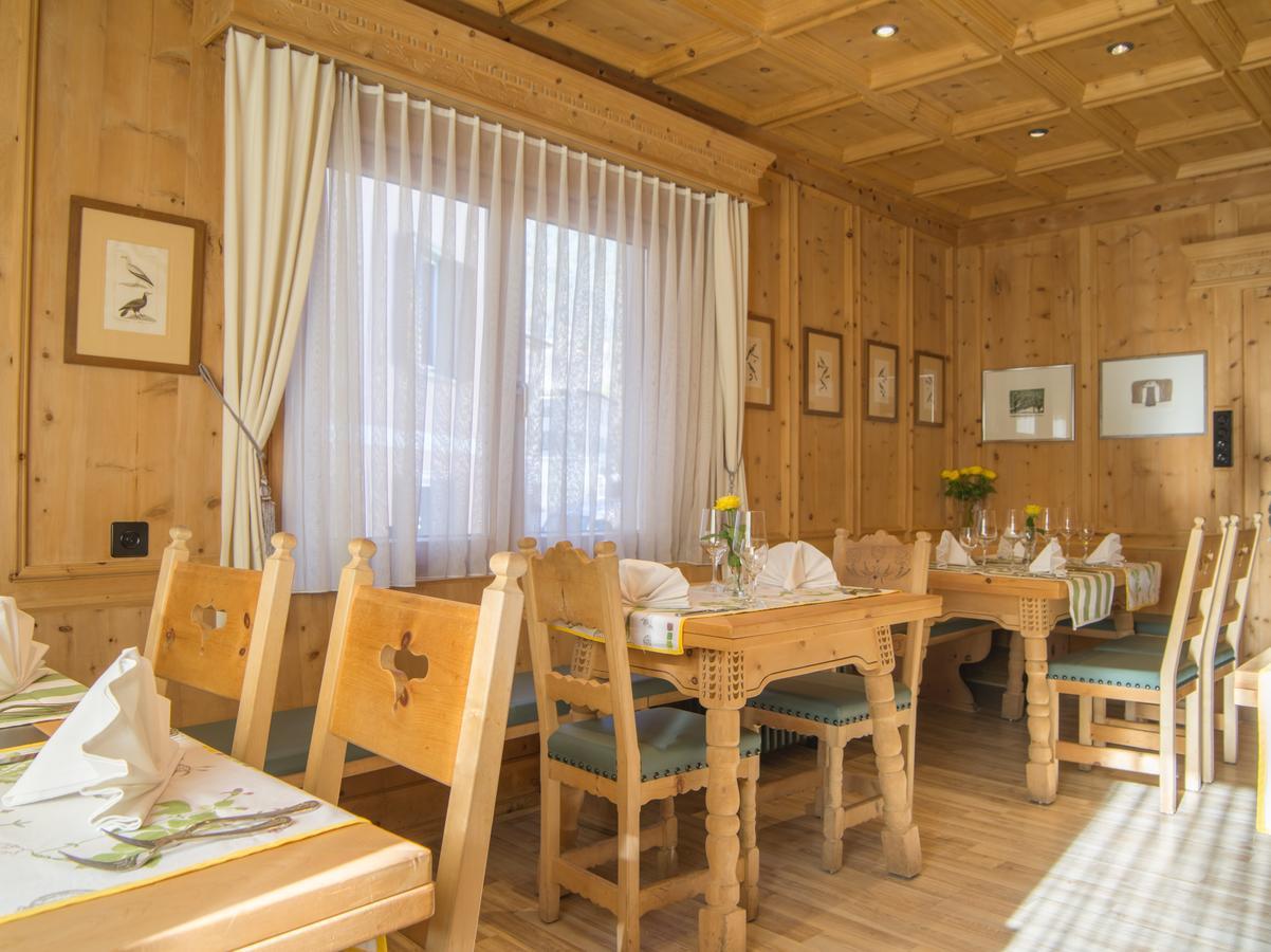 Hotel Alpina Zernez Esterno foto