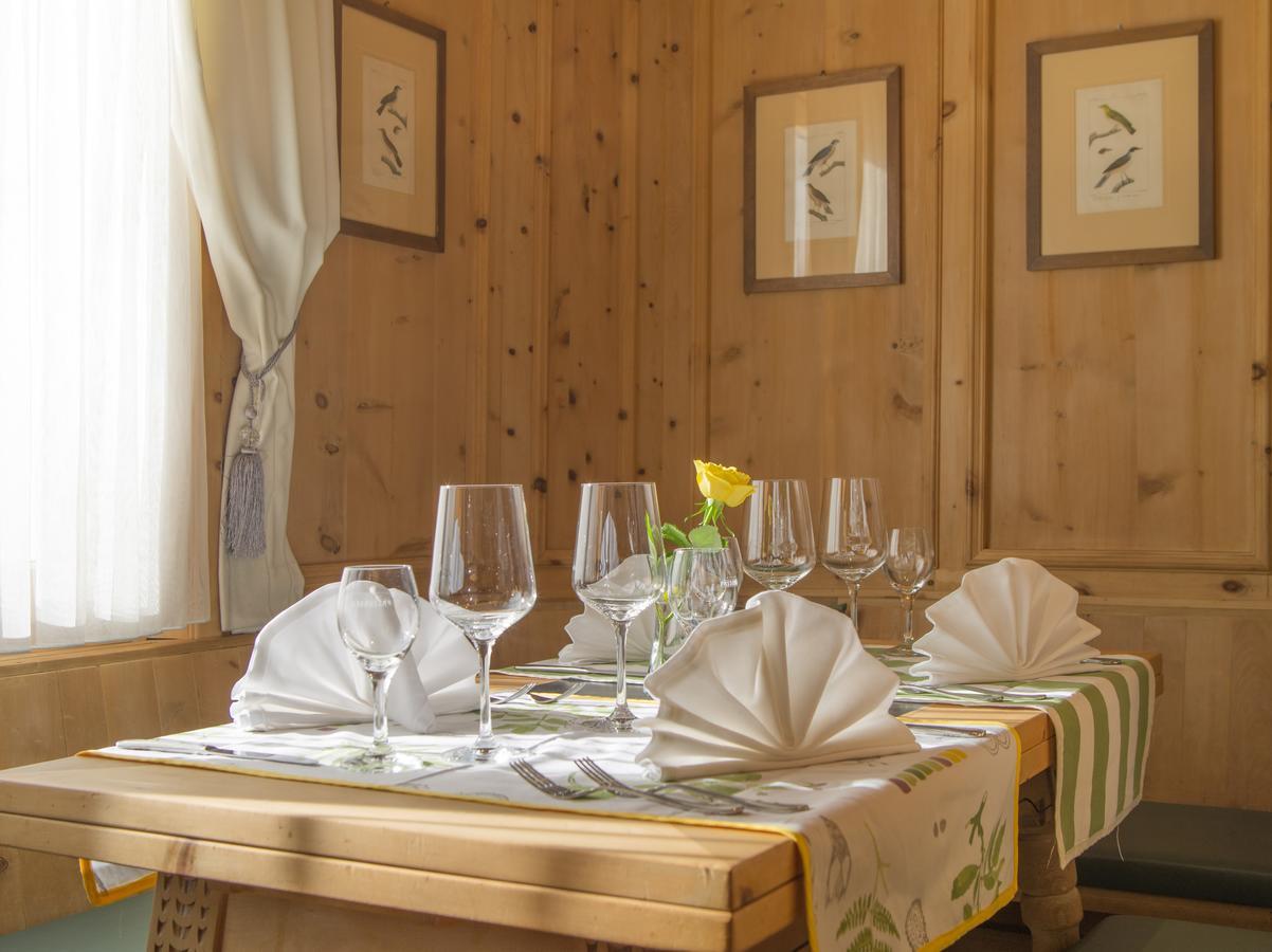 Hotel Alpina Zernez Esterno foto