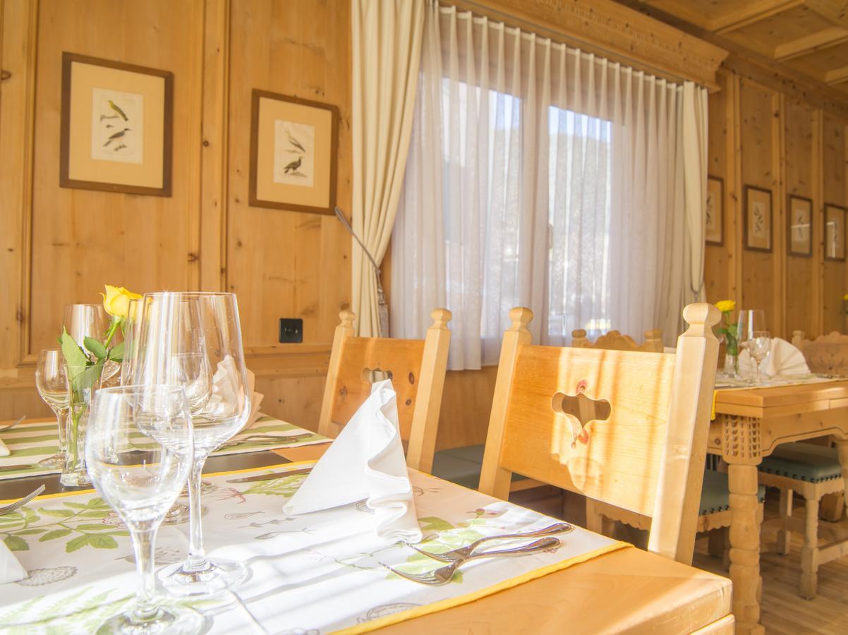 Hotel Alpina Zernez Esterno foto